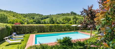 Acqua, Cielo, Pianta, Piscina, Paesaggio Naturale, Mobili Da Esterno, Shade, Rettangolo, Albero, Eco Hotel