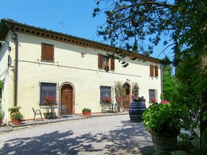 Planta, Cielo, Edificio, Ventana, Puerta, Maceta, Casa, Superficie De La Carretera, Cabaña, Árbol