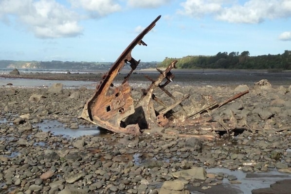 The local shipwreck andquot;Gairlochandquot; 2