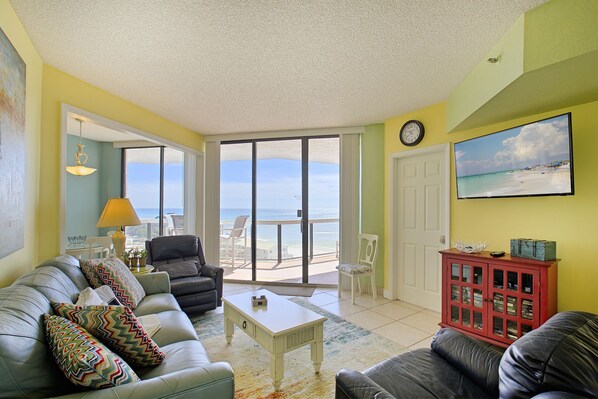 20-Surfside-803-Living