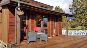 Cosy Cabin - External (2)