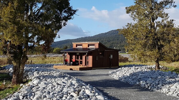 Cosy Cabin in the Paddocks - Potters Creek, Franz Josef