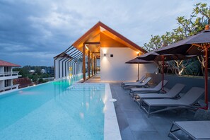 Rooftop pool