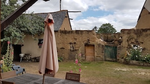cour devant la maison