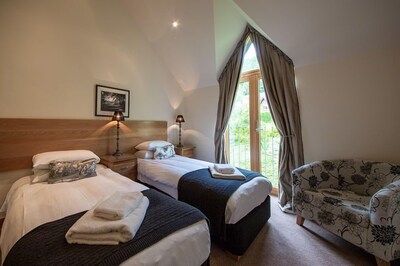 Mains of Taymouth, Kenmore ~ 5* 2 The Gallops - Upstairs property - sleeps 4 guests  in 2 bedrooms