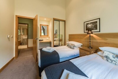 Mains of Taymouth, Kenmore ~ 5* 2 The Gallops - Upstairs property - sleeps 4 guests  in 2 bedrooms