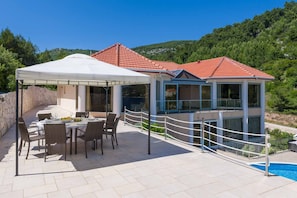 Beautiful Korcula Villa | 7 Bedrooms | Villa Karbuni Deluxe | Wonderful Sea & Beach Views | Zaglav Bay