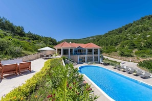 Beautiful Korcula Villa | 7 Bedrooms | Villa Karbuni Deluxe | Wonderful Sea & Beach Views | Zaglav Bay