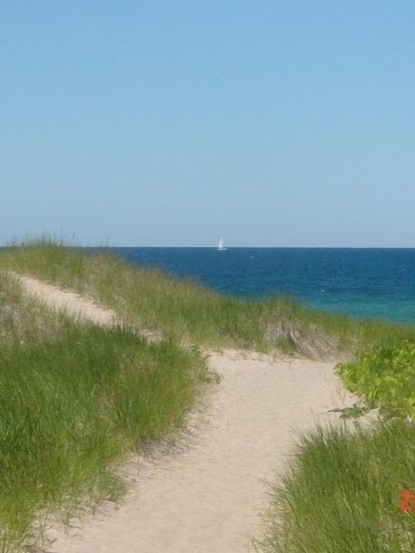 Trail to beach from parking lot
McSaba beach
