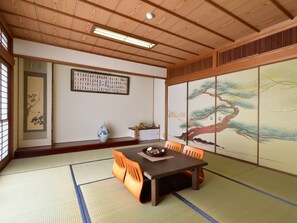 Rotable rooms are available in Japanese-style rooms.