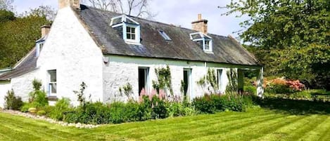 Charming old stone cottage in its garden