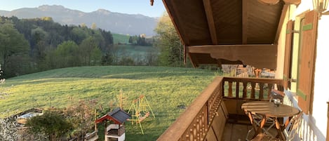 Morgenstimmung vom Balkon der Wohnung 