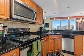 Spacious Full Kitchen (1)