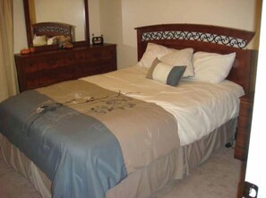Cozy midtown condo with upscale features