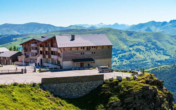 Experience the picturesque atmosphere at this amazing property.