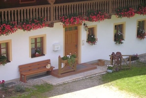 Ferienwohnung-2, 51 m², parterre, lichtdurchflutet-eingang