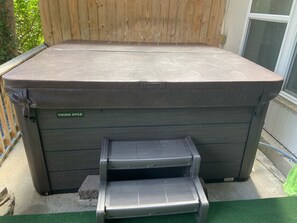 10 person, 36 jets, color changing 2020 model Viking spa jacuzzi 