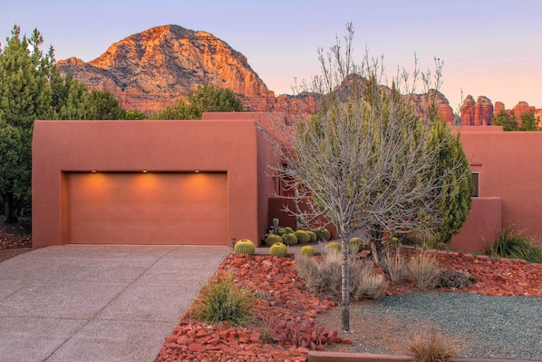 Sedona Vacation Rental | 3BR | 2BA | 1,750 Sq Ft | Step-Free Access