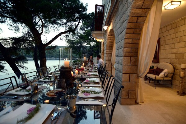 Outdoor dining