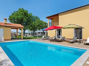 Holiday Home Swimming Pool