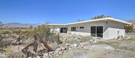 Desert Hot Springs Vacation Rental | 2BR | 1BA | 1,300 Sq Ft | Step-Free Access