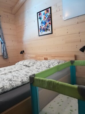 1.Schlafzimmer mit Doppelbett