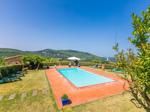 Hügel, Bergstation, Eco Hotel, Bauernhaus, Hazienda, Schwimmbad, Villa, Bergdorf, Ferienort