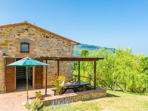 Hütte, Bauernhaus, Garten, Eco Hotel, Landscaping, Garten, Küche & Esszimmer Tisch, Tisch Im Freien, Gartenbauten, Veranda