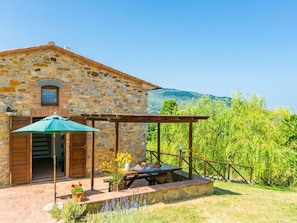 Hütte, Bauernhaus, Garten, Eco Hotel, Landscaping, Garten, Küche & Esszimmer Tisch, Tisch Im Freien, Gartenbauten, Veranda