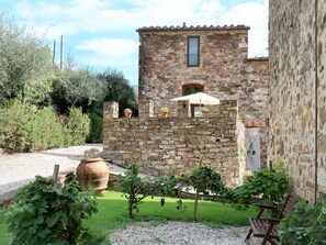 Propriété, Mur, Bâtiment, Maison, Mur De Pierre, Zone Rurale, Village, Jardin, Herbe, Arbre