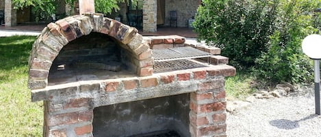 Plant, Building, Brickwork, Brick, Masonry Oven, Tree, Landscape, Gas, Heat