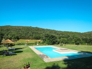 Himmel, Wasser, Pflanze, Schwimmbad, Baum, Azurblau, Natürliche Landschaft, Vegetation, Schatten, Grundstueck