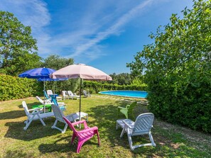 Ciel, Nuage, Plante, Meubles, Propriété, Parapluie, Chaise, L'Eau, Mobilier De Jardin, Ombre