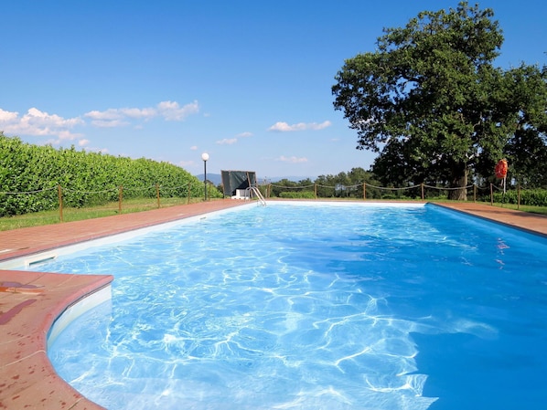 Piscine, Propriété, Loisir, Vacances, L'Eau, Immobilier, Ciel, Maison, Été, Recours