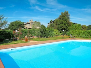 L'Eau, Nuage, Ciel, Plante, Propriété, Jour, Piscine, Bâtiment, Bleu Azur, La Nature