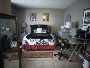 private room with en-suite