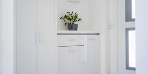 Entrance hall with wardrobe.