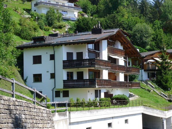 Eigentum, Gebäude, Haus, Die Architektur, Wohngebiet, Wohnung, Grundeigentum, Zuhause, Nachbarschaft, Dach