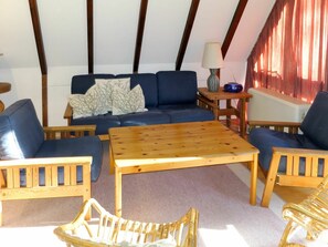 Zimmer, Möbel, Eigentum, Interior Design, Tabelle, Wohnzimmer, Haus, Gebäude, Grundeigentum, Hütte