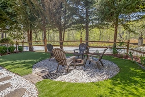 Firepit- enjoy conversation, smores and the sounds of the woods as night falls