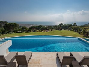 Stunning 5 Bedroom Villa in the Ocean Club - J167 - 3