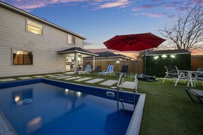 Dinner seating for 8 outside