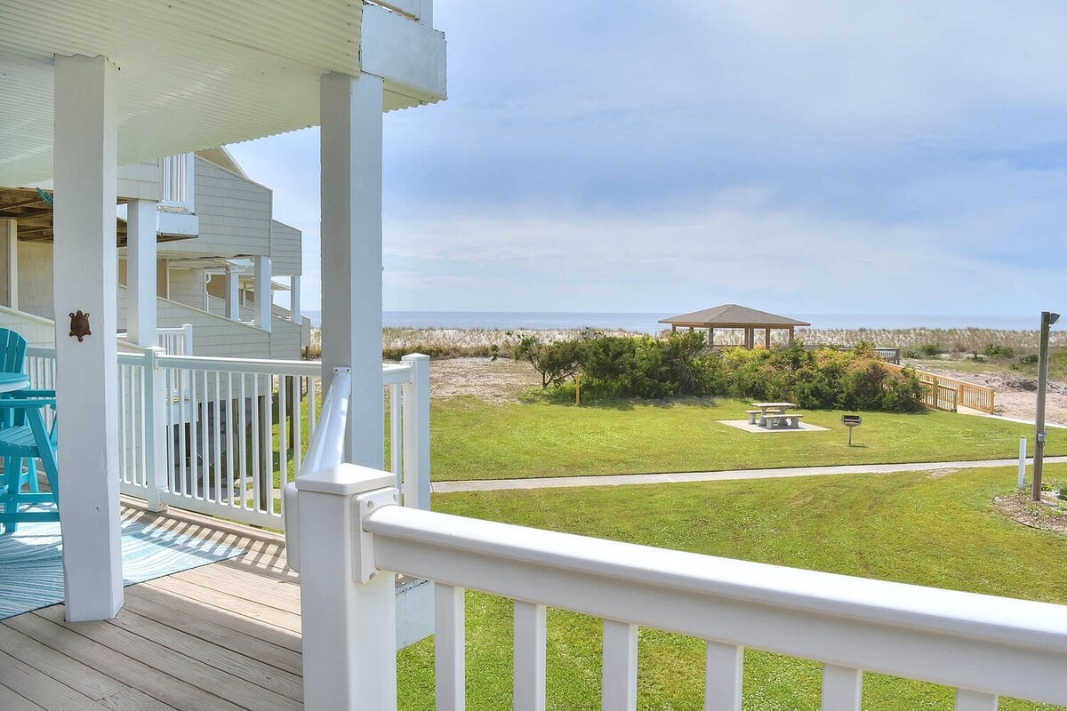 The Sea Pearl – Ocean Front Condo on Oak Island – Sleeps 9 – 3bed/2bath