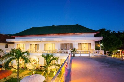 Nusa Lembongan Ocean 4 adult Private Beachfront