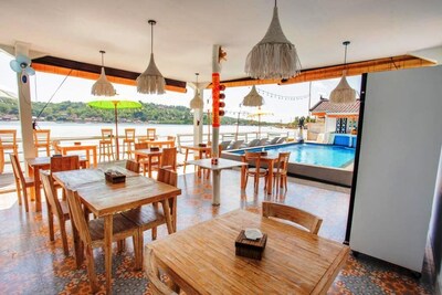 Nusa Lembongan Ocean 4 adult Private Beachfront