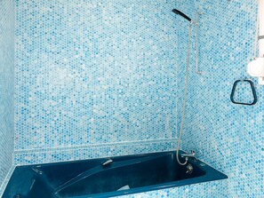 Blau, Azurblau, Wasser, Armatur, Rechteck, Interior Design, Fahrzeugtür, Aqua, Linie
