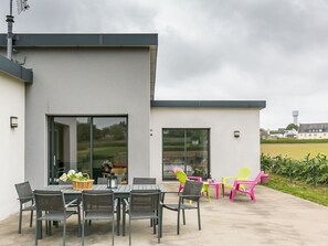 Table, Plant, Furniture, Building, Cloud, Sky, Chair, Window, Shade, House