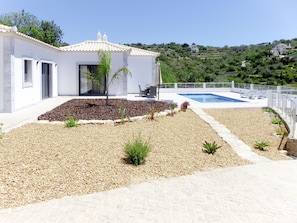 Planta, Cielo, Propiedad, Edificio, Árbol, Agua, El Terreno Del Lote, Sombra, Hierba, Ventana