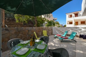 outdoor dining area