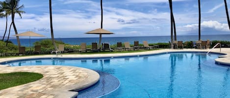 Amenities - Take a dip in this complex pool that overlooks the ocean!